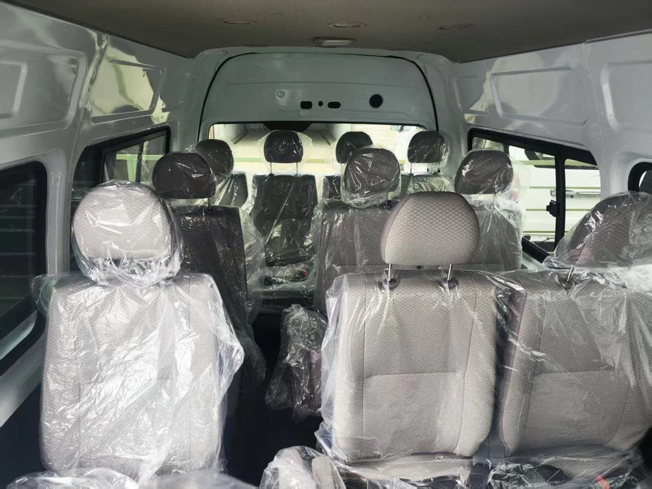 Toyota HiAce 2025 — 6