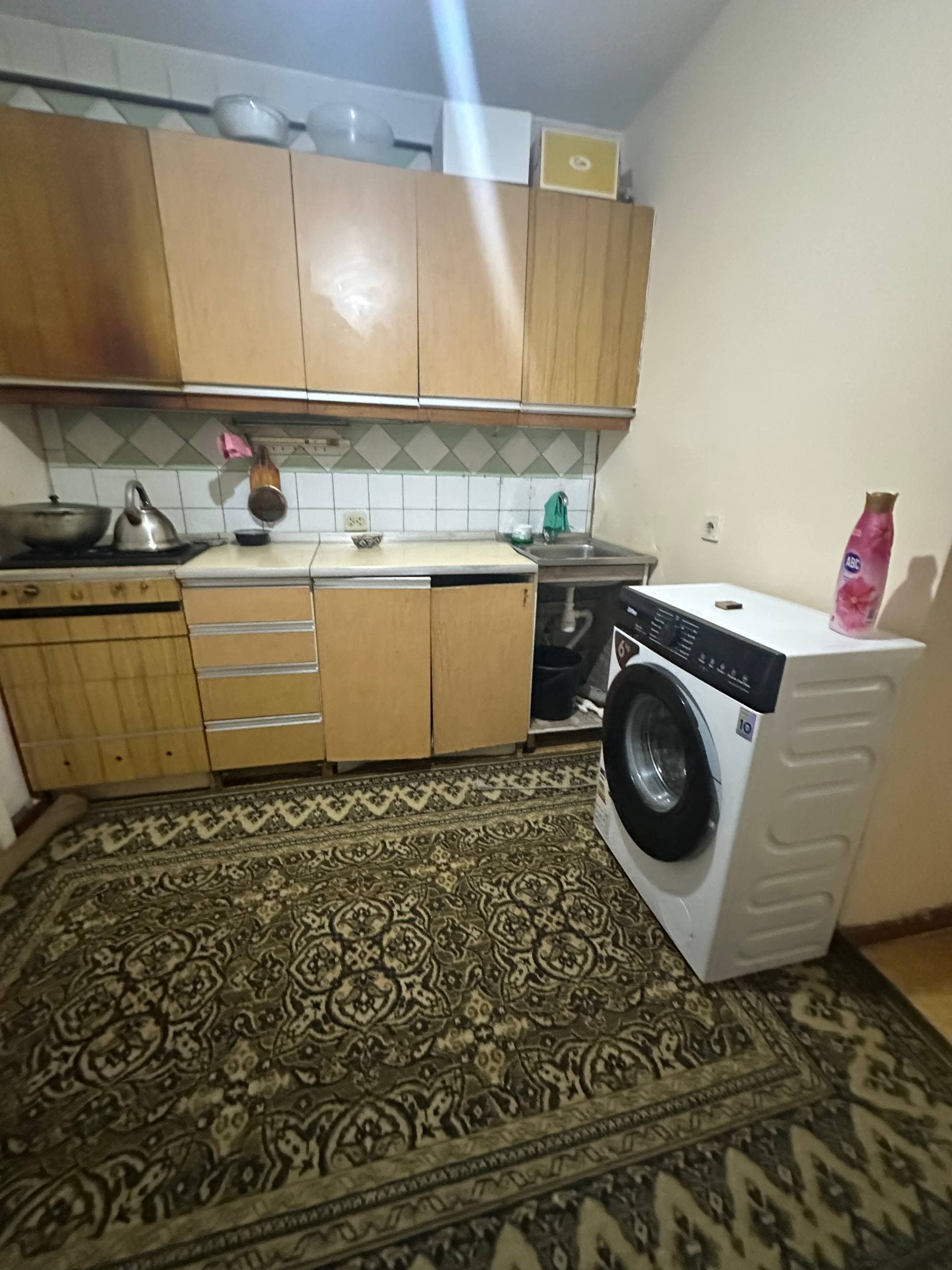 Arenda Chilonzor 2 kv Arnasoy koʻcha mirzo Ulugʻbek metro yaqin 2/4/4 400y.e. bollaga berildi oialga ham +998998400906 — 4