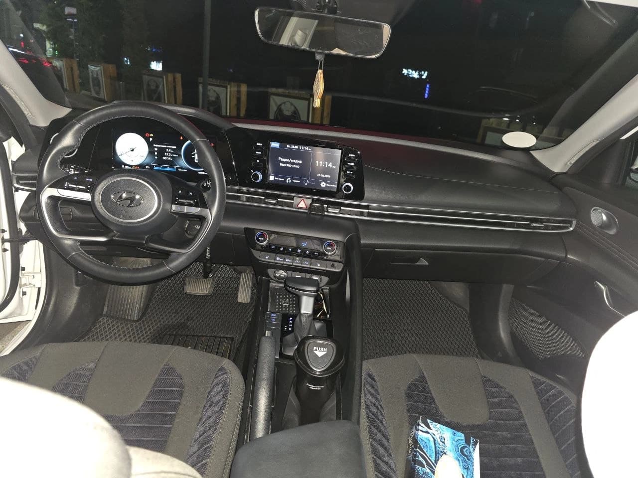 Hyundai Elantra 2022 — 5