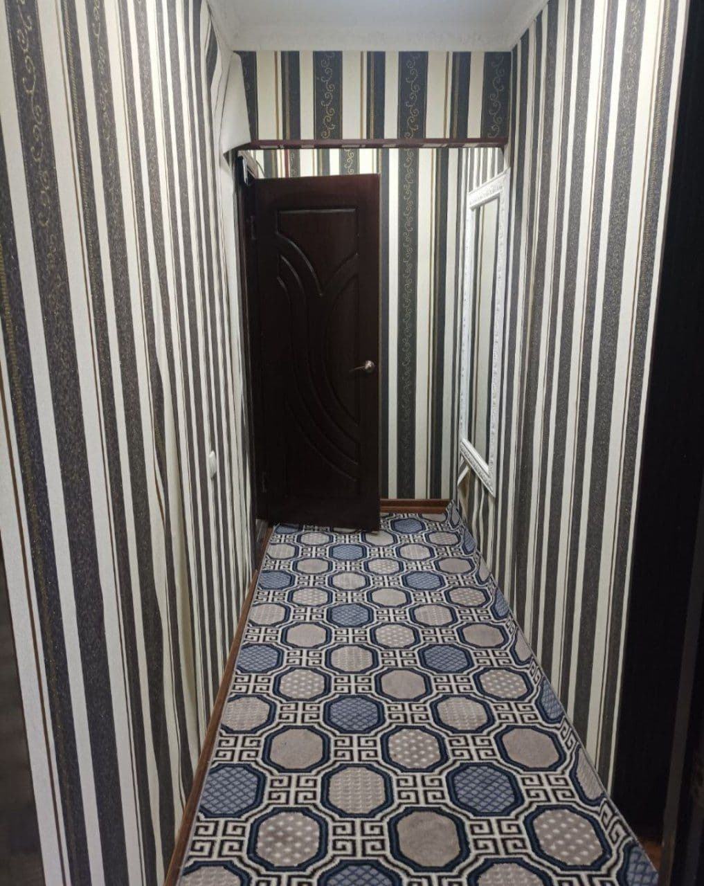 Chilonzor 24 kvartal Orientir 199 maktab oldida2//3//5500 y.e.Lyuboyiga — 5