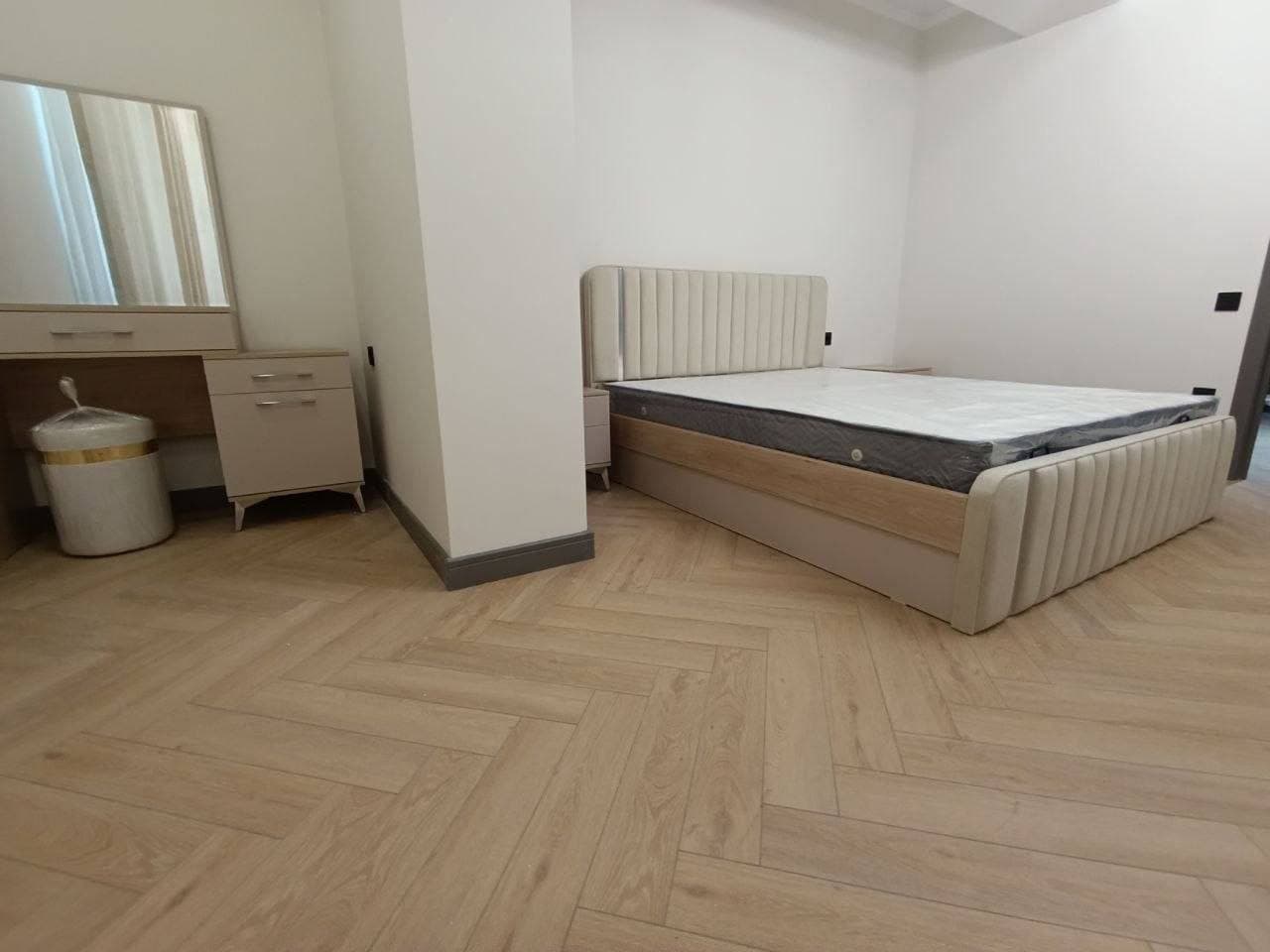 Buyuk Ipak yo’li metrosi yaqinida 3 xona — 6