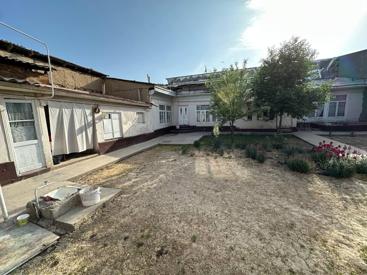 Hovli sotiladi — 2