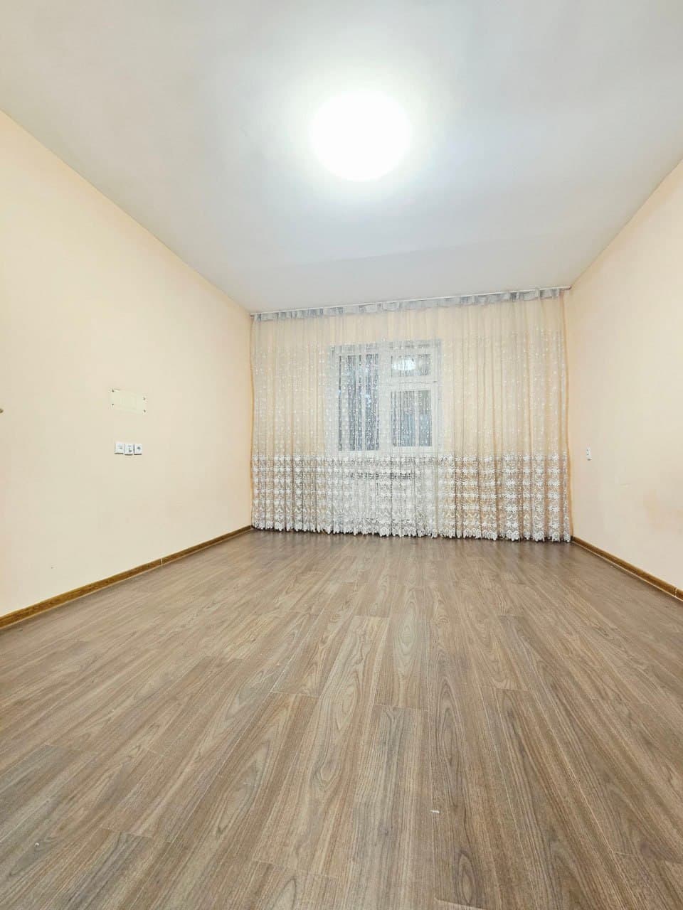 Продается квартира Сергели 8 худуд 2/1/7 ✧ Ор-р детсад 122 — 3