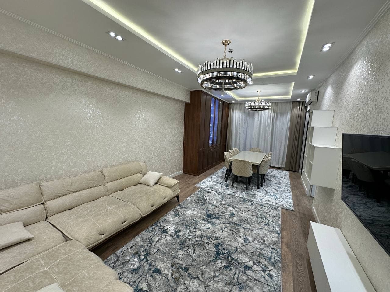 Akay City Продается 3 комнатная квартира ремонт ул.К.Ниязова — 1