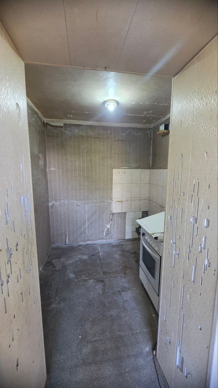 🇺🇿 🏠 ЧИЛОНЗОР-1 | 3-КОМНАТНАЯ 🔥 Дом вдоль дороги 📍 Ориентир: Метро Новза, Golden House 🏢 Кирпичный дом — 3