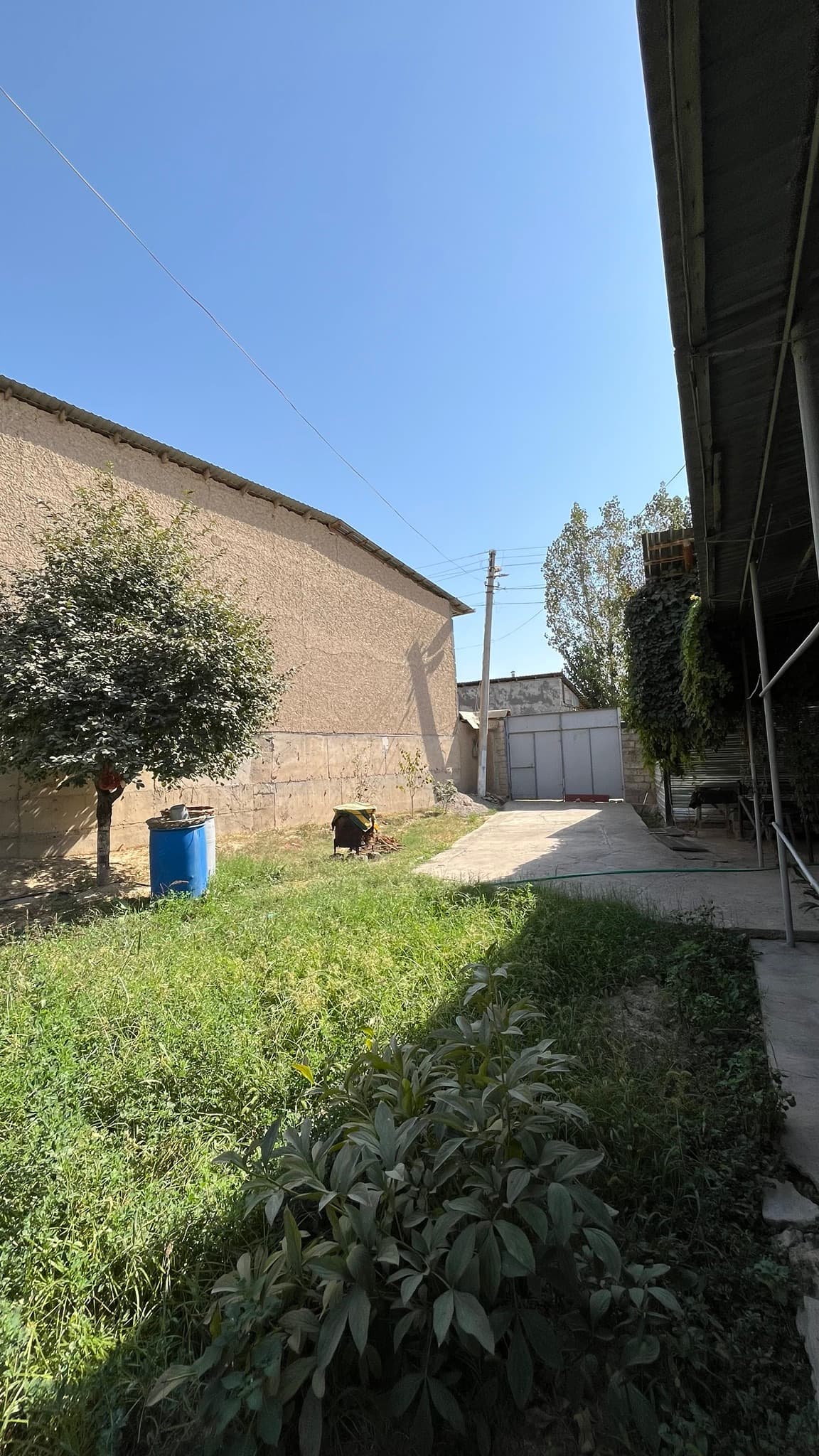 Zangiotada 6,92 sotixli hovli uy sotiladi — 3