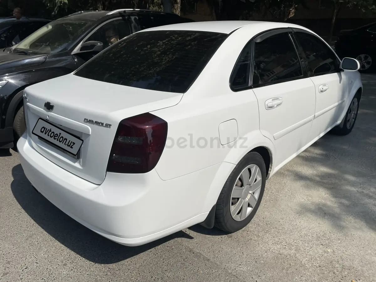 Chevrolet Lacetti, 2 позиция 2011 — 2