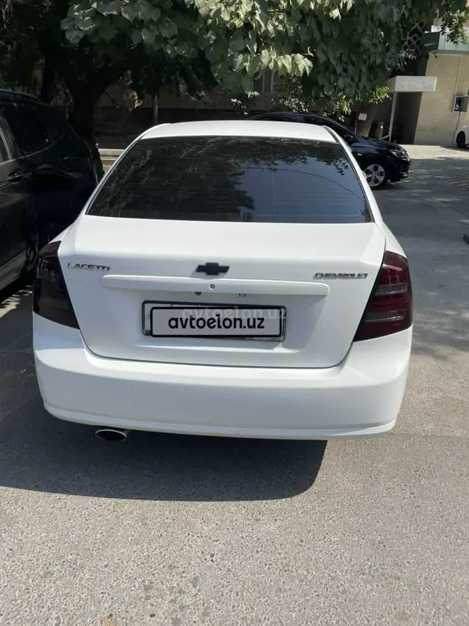 Chevrolet Lacetti, 2 позиция 2011 — 3