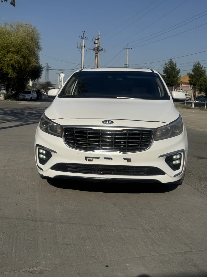 Kia Carnival 2018 — 2