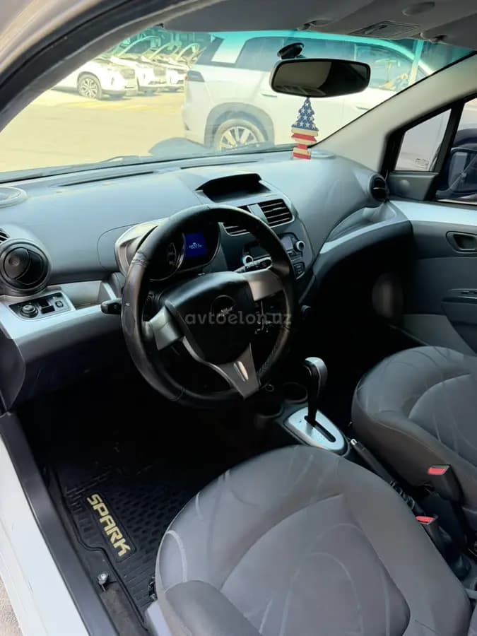 Chevrolet Spark, 4 позиция 2022 — 3