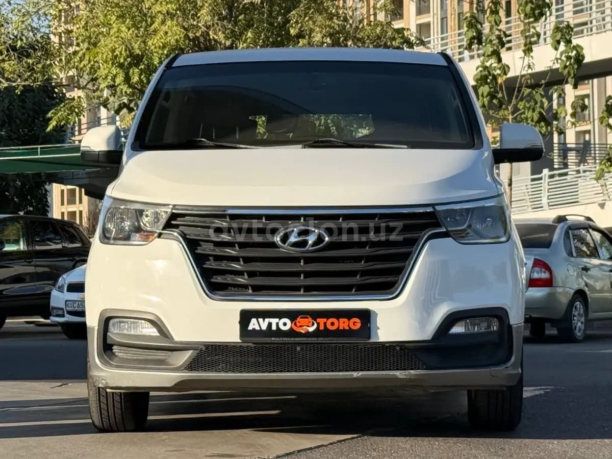 Hyundai H-1 2018 — 1