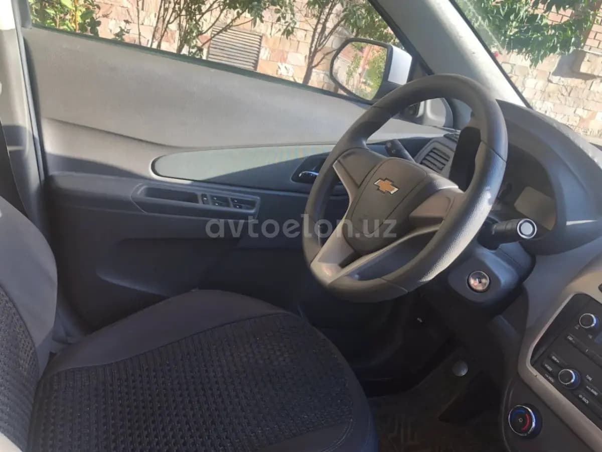 Chevrolet Cobalt, 4 позиция 2023 — 5