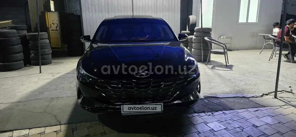 Hyundai Elantra 2022 — 1