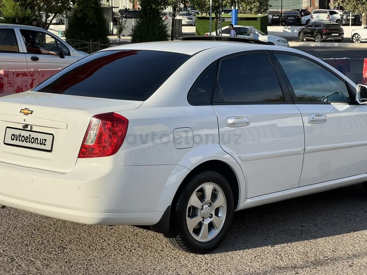 Chevrolet Lacetti, 3 позиция 2021 — 5