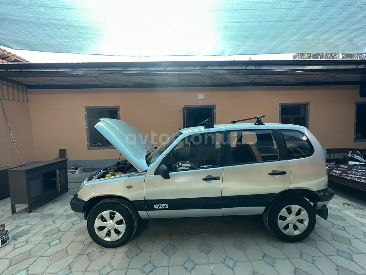 Chevrolet Niva 2005 — 2