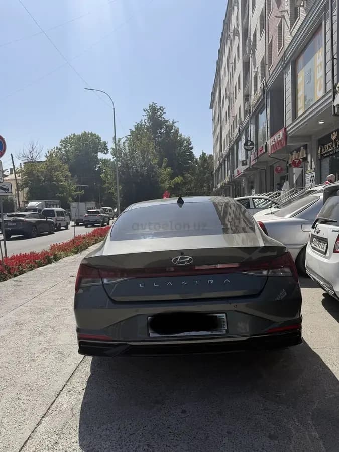 Hyundai Elantra 2022 — 3