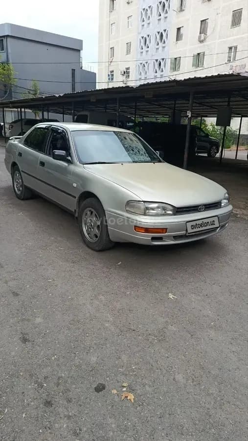 Toyota Camry 1993 — 2