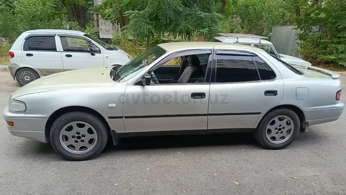 Toyota Camry 1993 — 3
