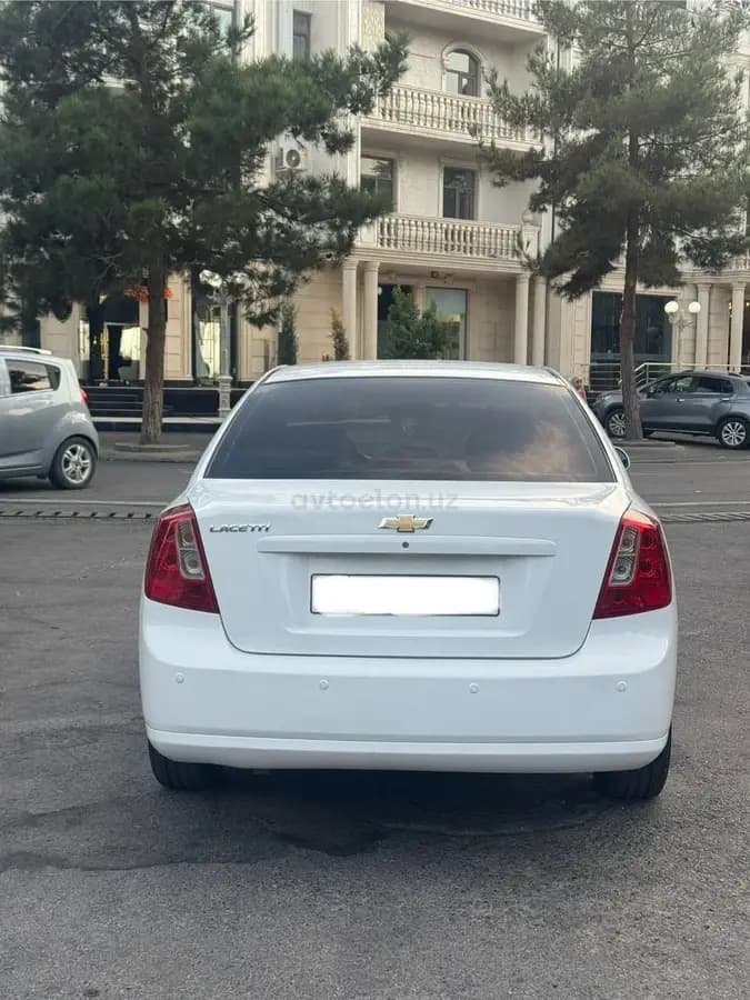 Chevrolet Lacetti, 2 позиция 2011 — 3