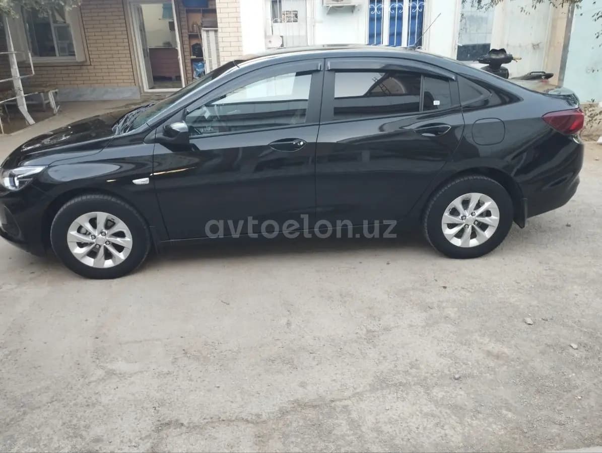 Chevrolet Onix 2023 — 2