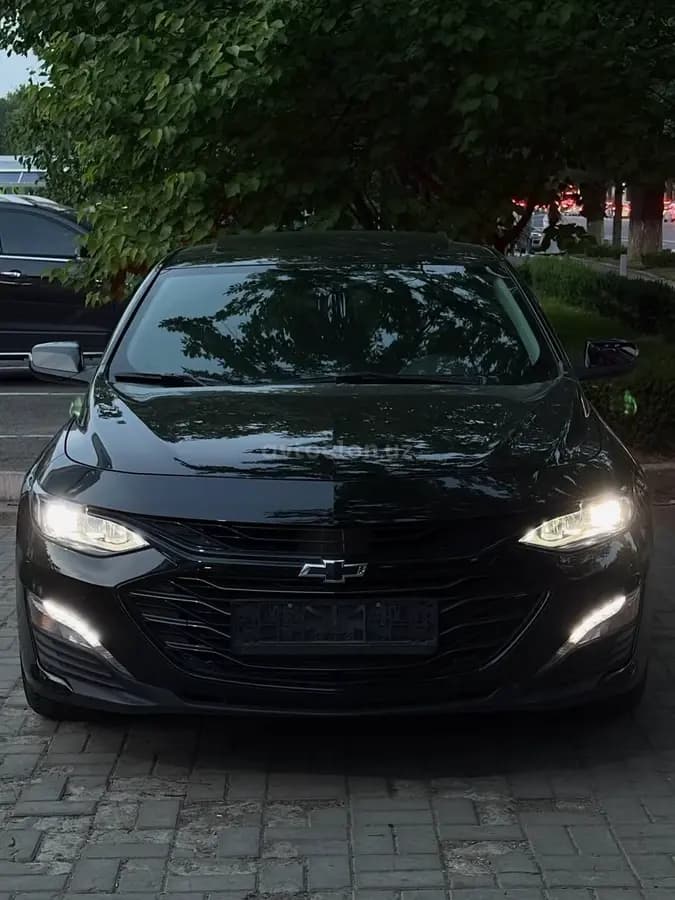 Chevrolet Malibu 2 2025 — 2