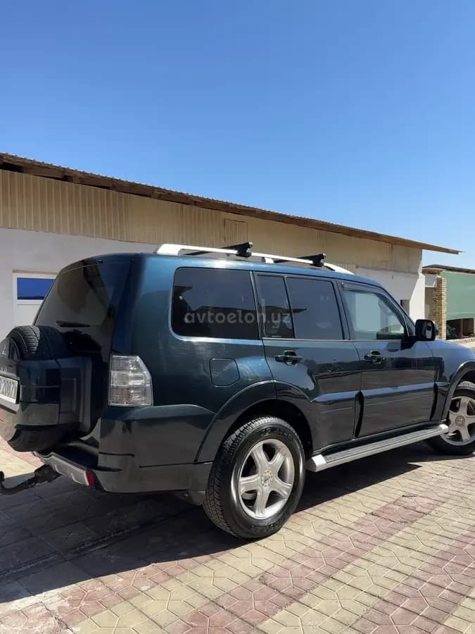 Mitsubishi Pajero 2010 — 5