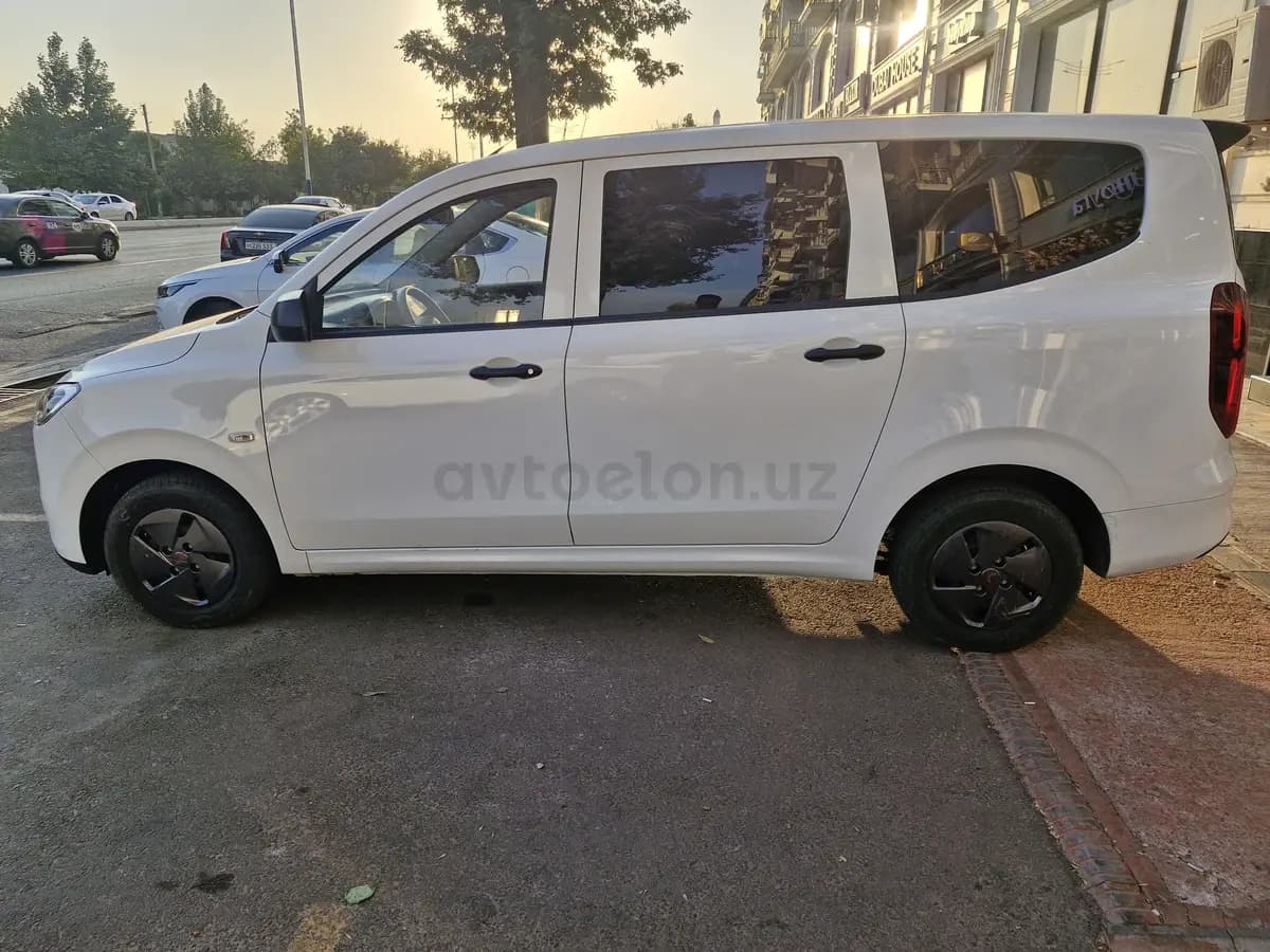Wuling Hongguang V 2025 — 3
