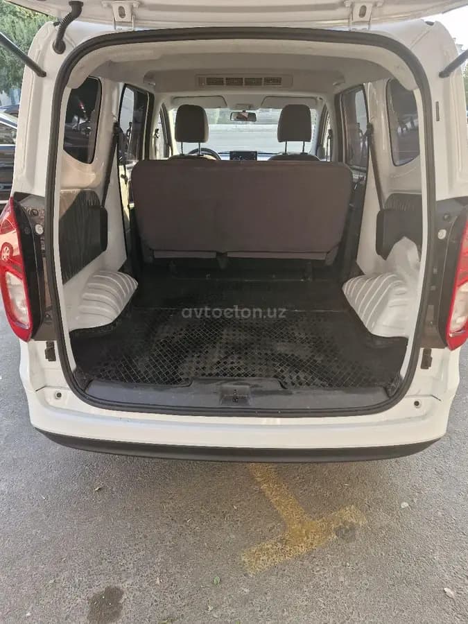 Wuling Hongguang V 2025 — 5