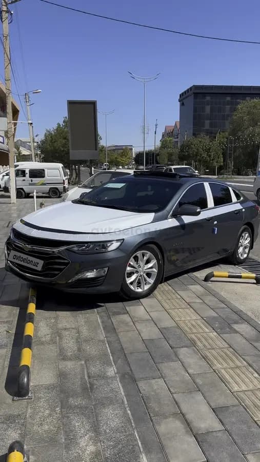 Chevrolet Malibu 2 2022 — 2