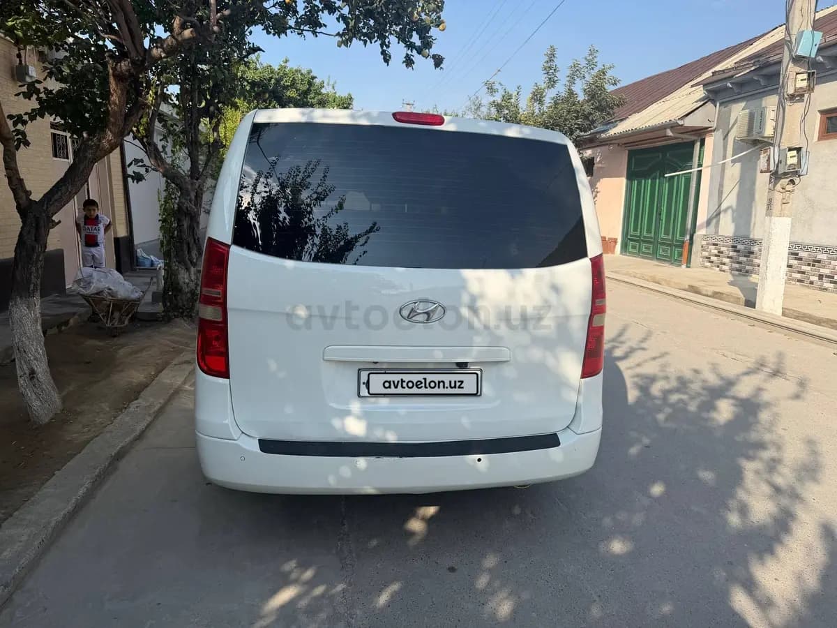 Hyundai Starex 2009 — 2