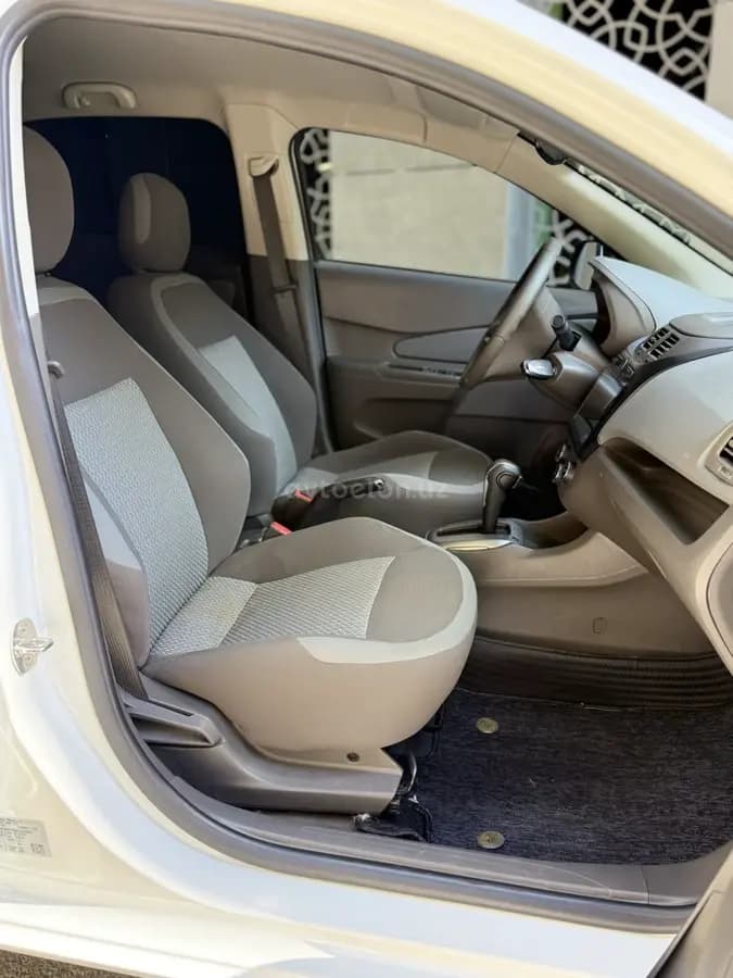 Chevrolet Cobalt, 4 позиция 2024 — 5