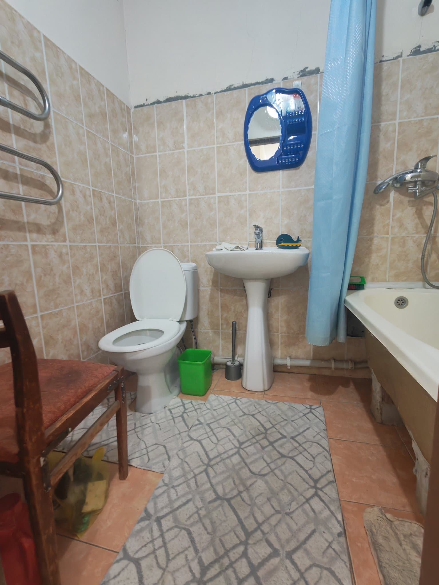 Sotiladi 5-a metro liniyasida 2 xona 3 etaj 7 etajli dom gishtli navastroyka 44m2 60000y.e. — 5