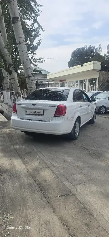 Chevrolet Lacetti, 1 позиция Газ-бензин 2011 — 3