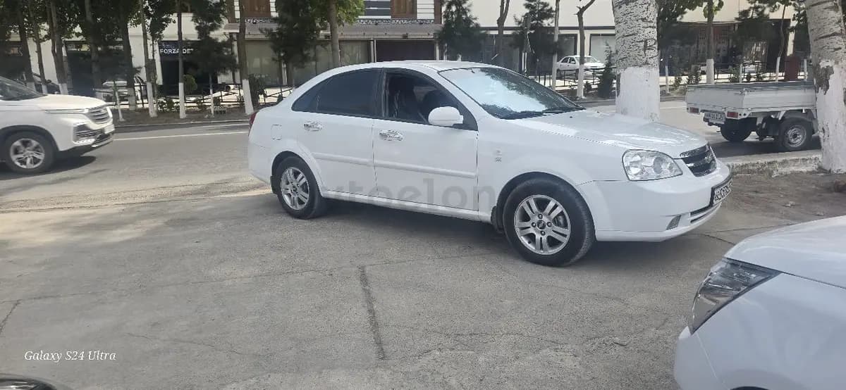 Chevrolet Lacetti, 1 позиция Газ-бензин 2011 — 4