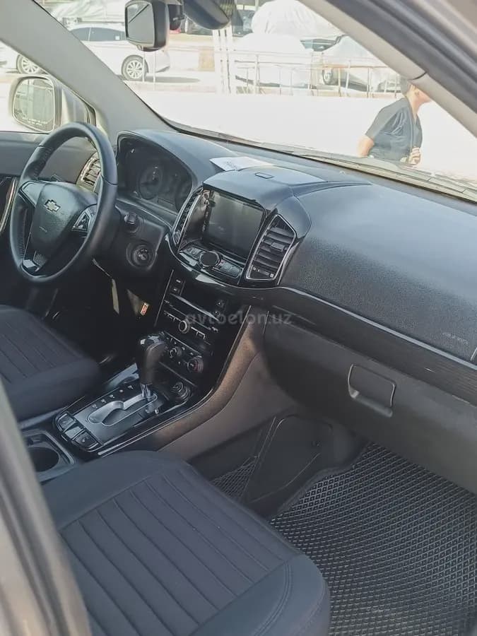 Chevrolet Captiva, 4 позиция 2013 — 3