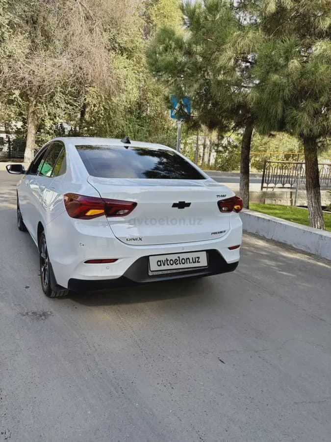 Chevrolet Onix 2024 — 3