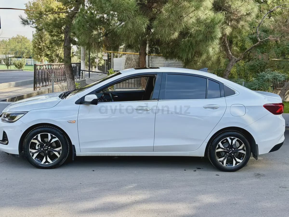 Chevrolet Onix 2024 — 4
