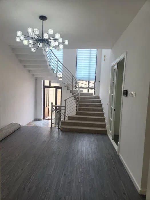 Изза, 7 xona, 270 m² · ID 40050 — 2