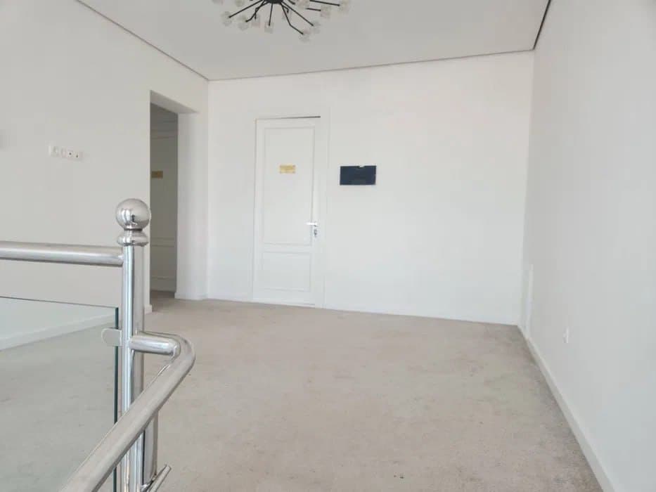 Изза, 7 xona, 270 m² · ID 40050 — 5