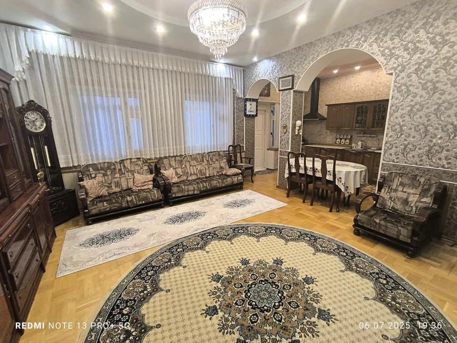 Саламатина, 6 xona, 200 m² · ID 36495 — 4