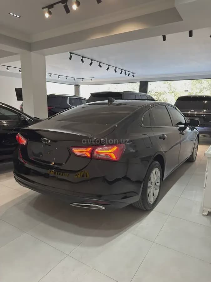 Chevrolet Malibu 2 2025 — 2