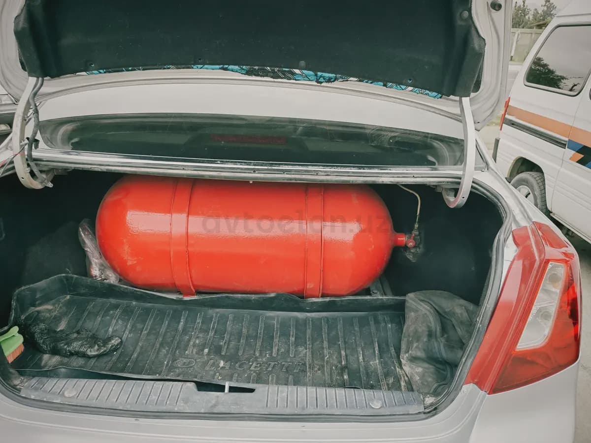 Daewoo Lacetti, 1 позиция Газ-бензин 2010 — 5