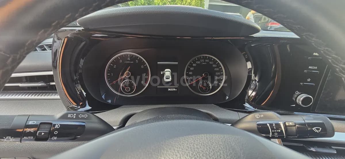 Kia K5 2022 — 5