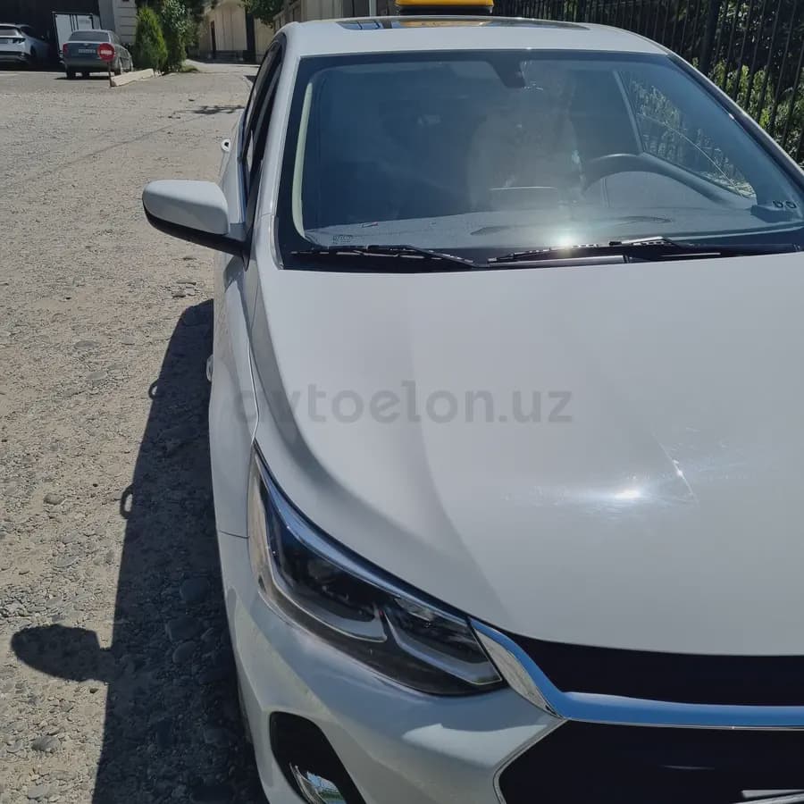 Chevrolet Onix 2023 — 2