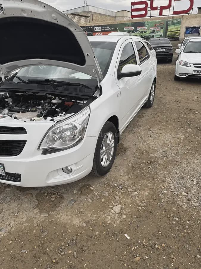 Chevrolet Cobalt 2024 — 3