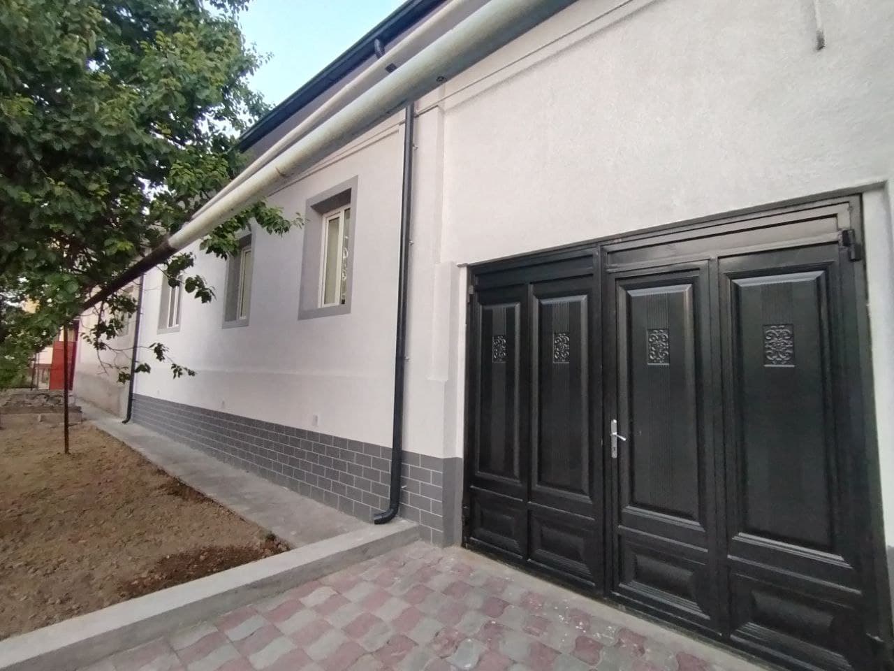 Срочно продаётся дом Бектемир район Мажнунтол махалля 3 соток 4 комната 1,5 етаж реалний новый дом 🏠 Цена 100000y.e. — 1