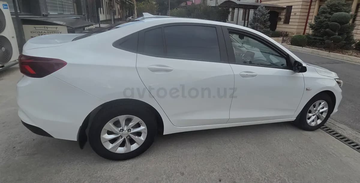 Chevrolet Onix 2025 — 3