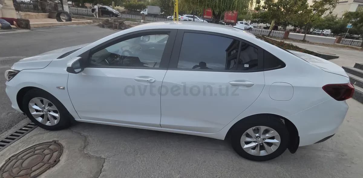 Chevrolet Onix 2025 — 4