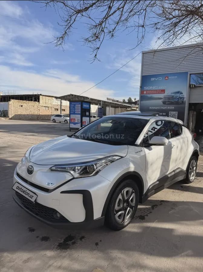Toyota C-HR 2021 — 2