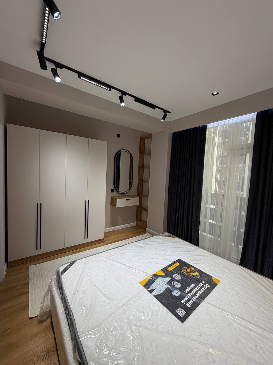 Yunusobod Xonsaroy Novastroyka Sotiladi 2/11/16 56+22 m² kvadrat — 2